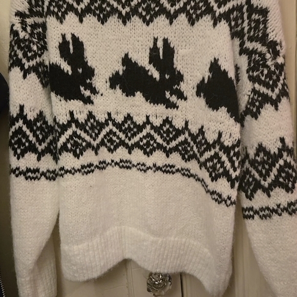 H&M Black and White Graphic Crewneck Sweater - Picture 2 of 4